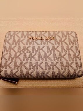 Michael Kors Monogram Wallet EUC